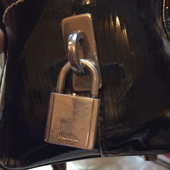 🌺 HP🌺💯 authentic patent leather bag🌺 - Picture 6 of 13